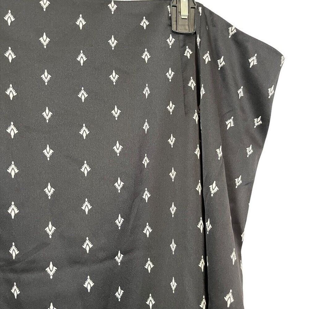 Ann Taylor Loft Plus Womens Black White Satin Midi Flare Side Zip Skirt sz 18 - Picture 13 of 15